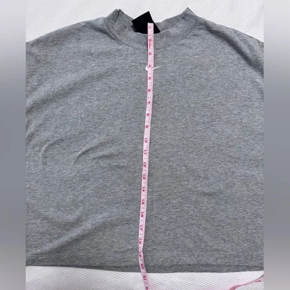 Nike Sport Gray Oversize Top in Size Small - Picture 6 of 9